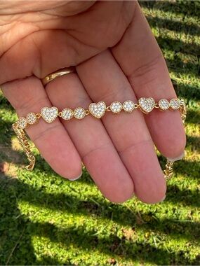 Gold Heart and Round Pavé Bracelet - Sparkling Gold Women’s Bracelet